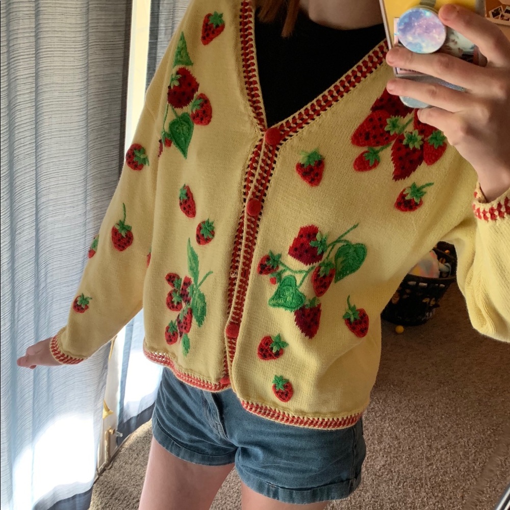 Design Options Vintage Yellow Strawberry Cardigan